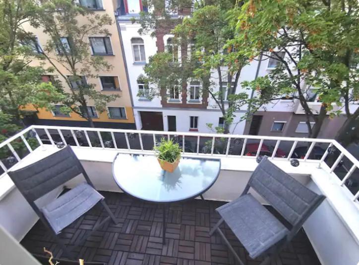 "Greensun-Homes" Messe, Flughafen Und Zentrums Nah, Ruhig, Modern, Schnelles Wlan, Balkon Und Kueche, Freies Parken, 4 Schlafplaetze Moeglich Кьолн Екстериор снимка